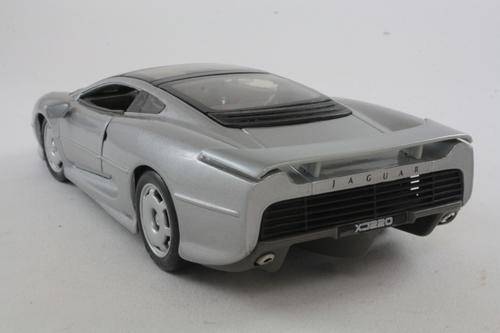 Jaguar XJ220 1/18 die cast model