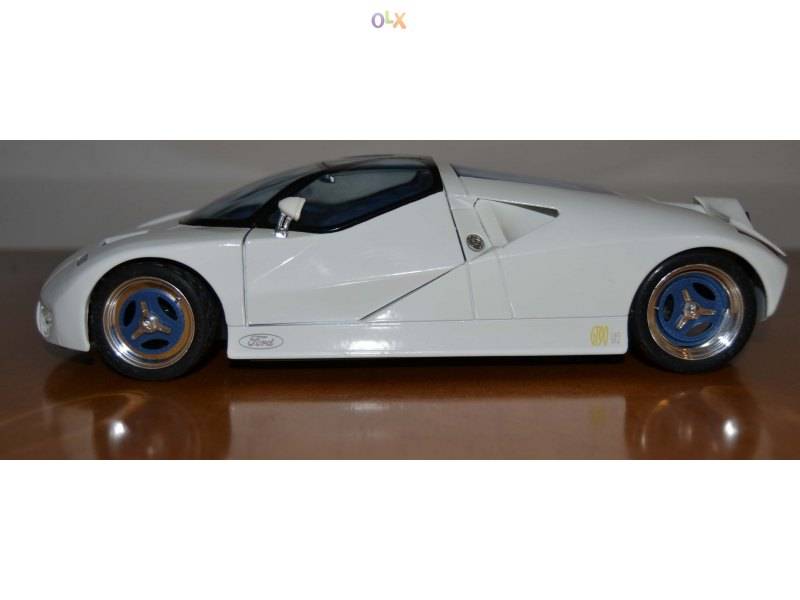 Ford GT 90 1/18 die cast model