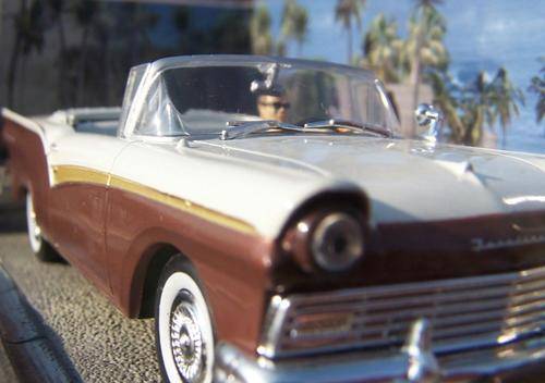1957 Ford Fairlane die cast model