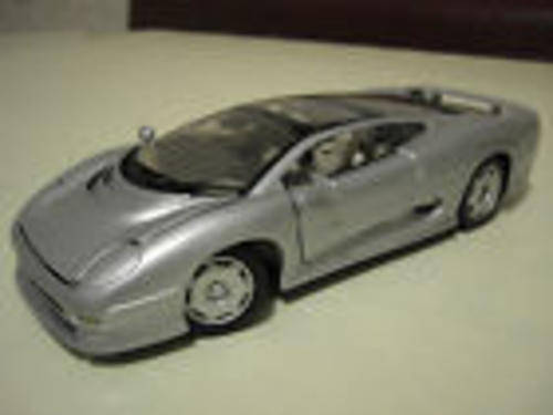 Jaguar XJ220 die cast model