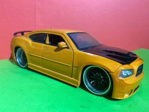 Jada 2006 Charger SRT-8 die cast model.