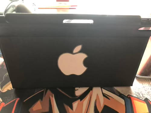 Ipad pro 10.9inch/ 64GB / Silver / Wifi /FREE BLUETOOTH KEYBOARD INCLUDED/FREE COVER POUCH/FREE SHIP