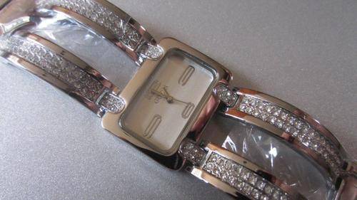 LADIES GUESS WATCH - WHITE DIAMOND BRACELET!!!
