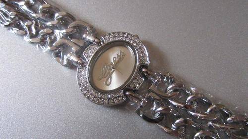 LADIES GUESS WATCH - WHITE OVAL DIAMOND FACE!!!