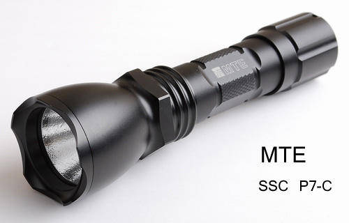 BRAND NEW MTE 900 LUMENS TACTICAL TORCH