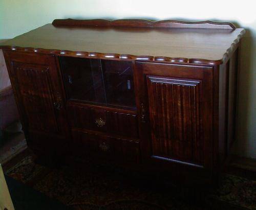 A VERY NICE KIAAT SIDE BOARD