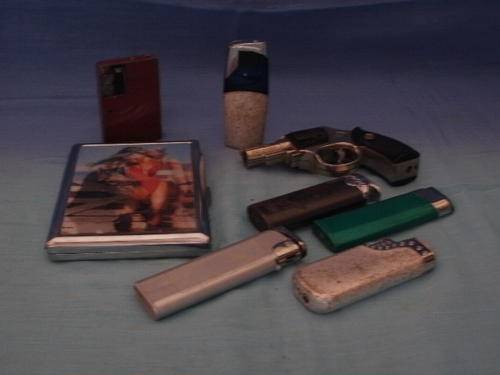 GUN LIGHTER, OTHER LIGHTERS & CIGARET HOLDER