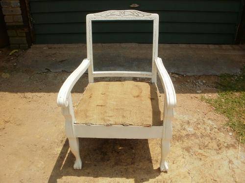 WHITE BALL & CLAW CHAIR