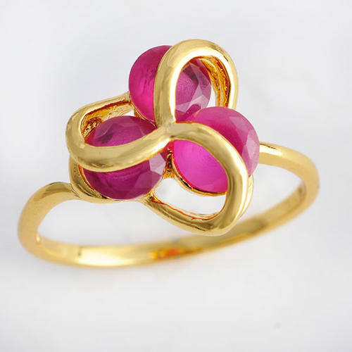 Gold filled 3 ruby clover ring size 6