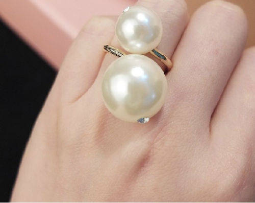 Twin pearl ring size 6.5