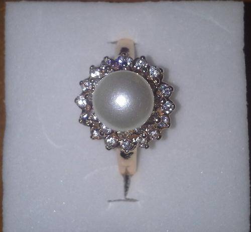 Gold filled pearl & topaz ring size 9