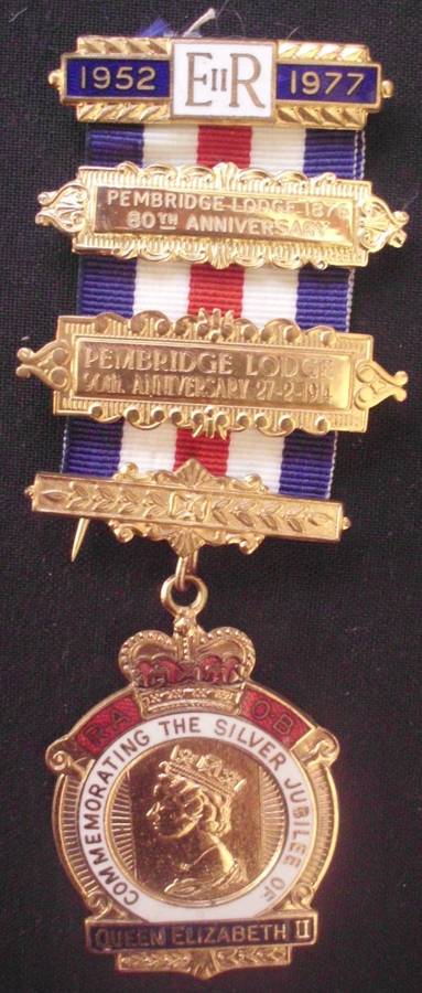 Medal - Queen Elizabeth - Silver Jubilee - 1977 - Rare!