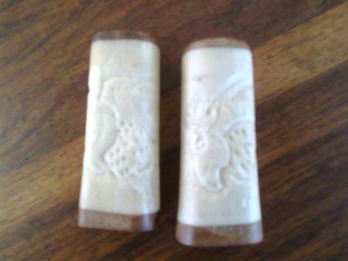 ""BEAUTIFUL CARVED BONE SALT EN PEPPER SET""