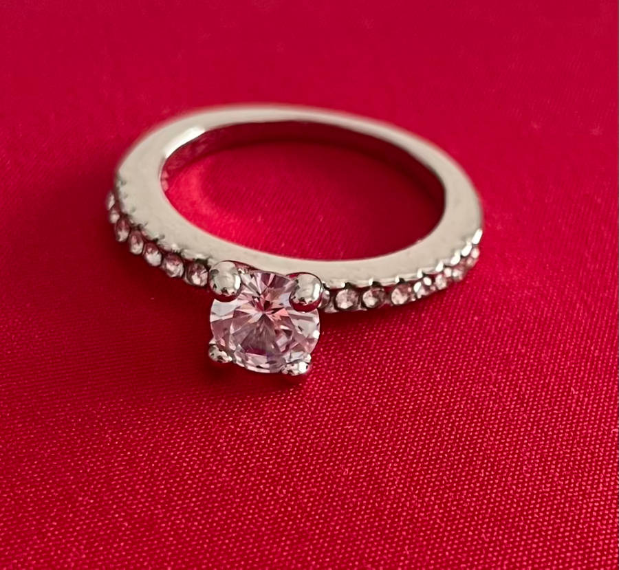 BRAND NEW - Stunning 1ct Crystal Silver Plated Delysia King Ring