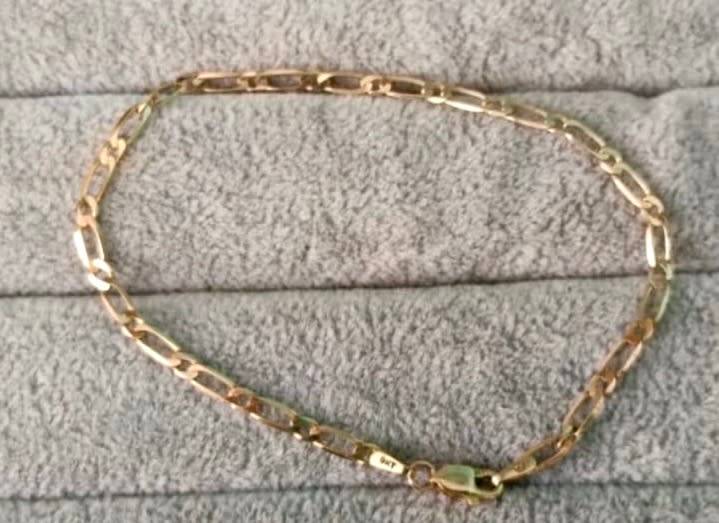 9CT GOLD FIGARO BRACELET