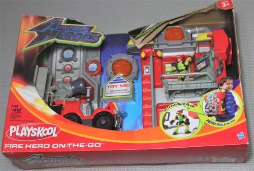 PLAYSKOOL Adventure Heroes - FIRE HERO ON-THE-GO by Hasbro