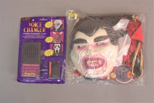 Halloween - Vampire / Dracula Costume and Voice Changer Set