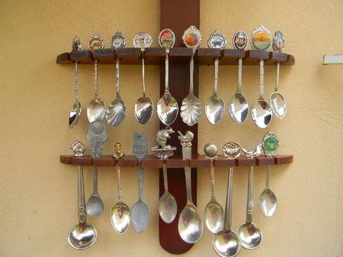 wow 20 Stunning Collectable spoons with rack fromAustralia. and other with rack