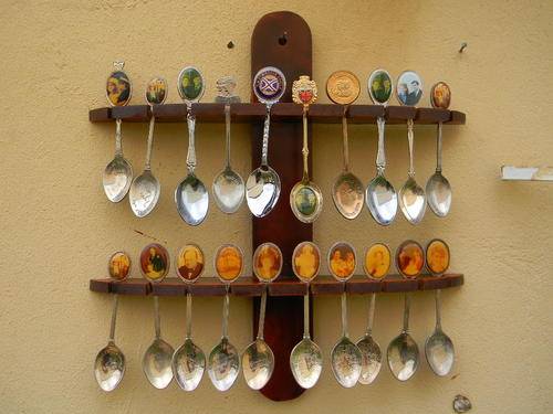 WOW 20 Souvenir spoons of the Royal family with rack