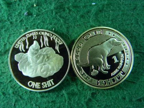 One dog Shit  (anus plumpsun) gold plated Souvenir  coin as per pictures comes in plastic holder