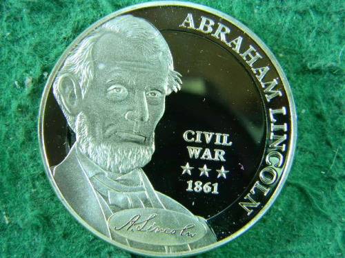 Abraham Lincoln Civil war 1861 gold plated Souvenir  coin as per pictures comes in plastic holder