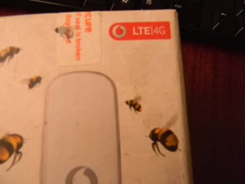 LTE 4G Vodacom modem the swiwel are fixed fastway R100.00