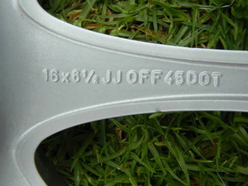toyota corola mag weel rim colection or own couriour 5 hole  440 x190 mm