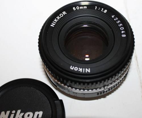 Nikon- Nikkor 50mm 1: 1.8 Lens