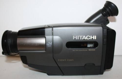 Hitachi Pal 8-Instant Zoom x24 Digital Zoom with Accessories and Cassette