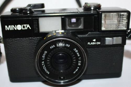 Minolta Hi Matic S2 Minolta 38mm 1:2.8 Lens-Shutter and Flash Fires with Bag and Filter