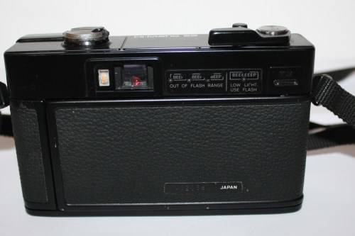 Minolta Hi Matic S2 Minolta 38mm 1:2.8 Lens-Shutter and Flash Fires with Bag and Filter