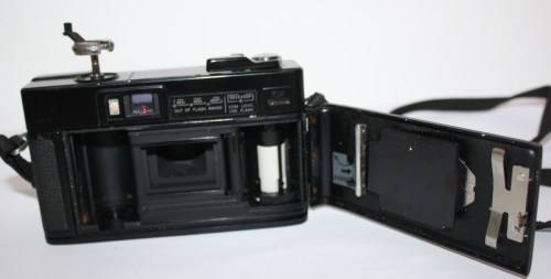 Minolta Hi Matic S2 Minolta 38mm 1:2.8 Lens-Shutter and Flash Fires with Bag and Filter