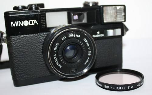 Minolta Hi Matic S2 Minolta 38mm 1:2.8 Lens-Shutter and Flash Fires with Bag and Filter