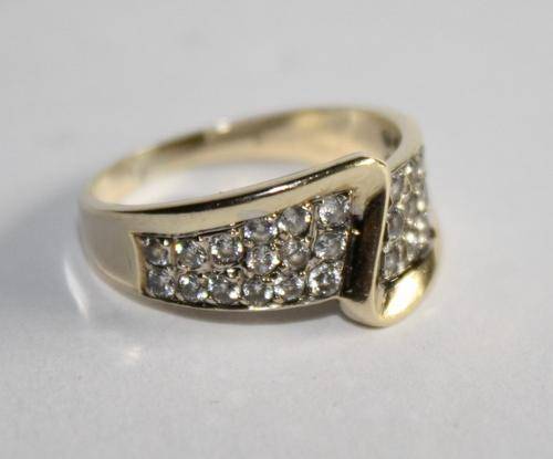 9ct Gold Ladies Ring-Cubics