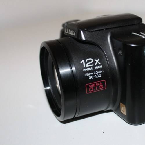 **Lumix Panasonic DMC FZ5** Digital Camera12x Optical Zoom-Leica Lens