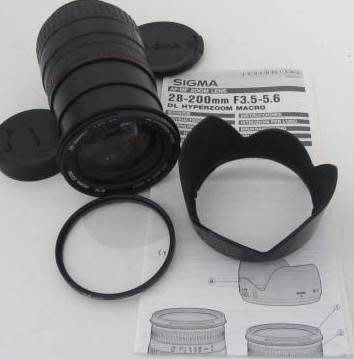 **Sigma AF-MF Zoom 28-200mm1:3.5-5.6 DL HyperZoom Macro-(72) Aspherical IF Lens.