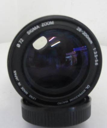 **Sigma AF-MF Zoom 28-200mm1:3.5-5.6 DL HyperZoom Macro-(72) Aspherical IF Lens.