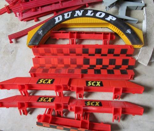 **Scalextric Bridge/Barriers etc**As per photos