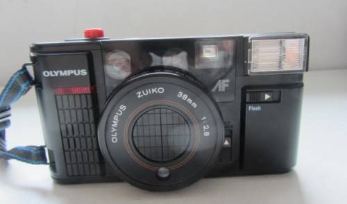 **Olympus AFL**-Quick Flash 35mm Camera0Zuiko 38mm f 2.8 Lens..Needs Battery..Not tested