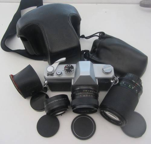 **Mamiya/Sekor 500 DTL**35mm Film Camera-Auto Mamiya/Sekor 1:2 f=50mm Lens Plus Centon Zoom and Tele