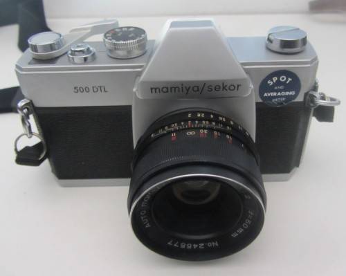 **Mamiya/Sekor 500 DTL**35mm Film Camera-Auto Mamiya/Sekor 1:2 f=50mm Lens Plus Centon Zoom and Tele