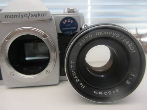 **Mamiya/Sekor 500 DTL**35mm Film Camera-Auto Mamiya/Sekor 1:2 f=50mm Lens Plus Centon Zoom and Tele
