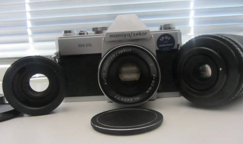 **Mamiya/Sekor 500 DTL**35mm Film Camera-Auto Mamiya/Sekor 1:2 f=50mm Lens Plus Centon Zoom and Tele