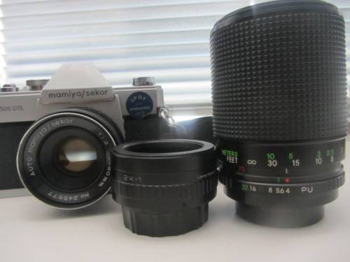**Mamiya/Sekor 500 DTL**35mm Film Camera-Auto Mamiya/Sekor 1:2 f=50mm Lens Plus Centon Zoom and Tele