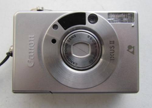 **Canon Ixus ii**Canons Famous Small Compact APS Film Camera-Working-Not Film Tested