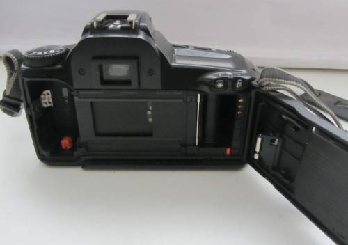 Canon EOS 3000 S.L.R. Canon EF 28-80m 3.5-5.5ii Lens No Fungus or Haze.-Very Good Condition.