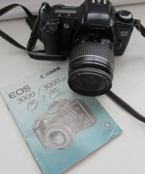 Canon EOS 3000 S.L.R. Canon EF 28-80m 3.5-5.5ii Lens No Fungus or Haze.-Very Good Condition.