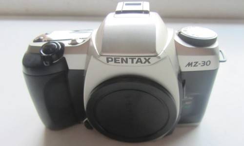 Pentax MZ-30-Shutter Fires Smoothly.