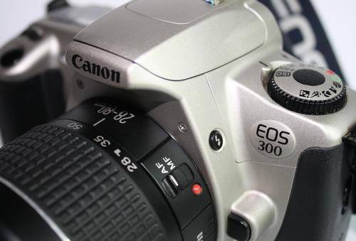 Canon EOS-300-Zoom lens 28-80mm