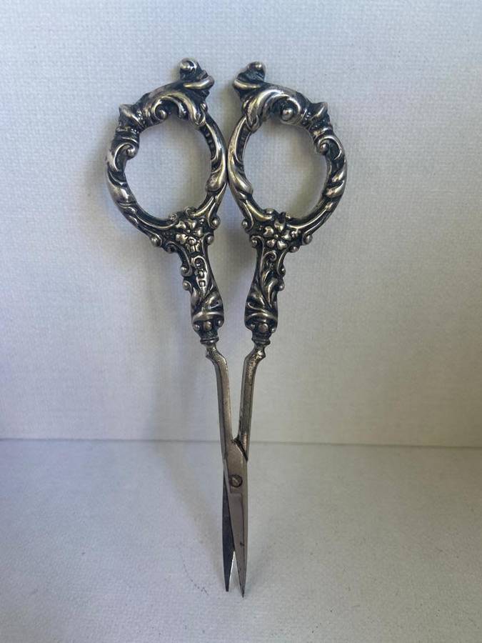 Silver grooming set